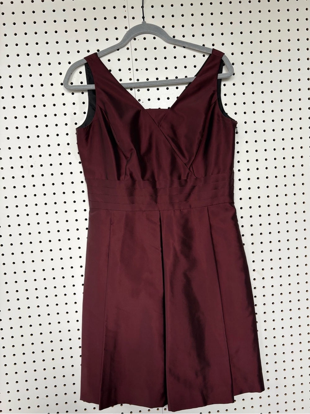 Ann Taylor Burgundy Satin V-Neck Pleated Fit & Flare Dress Size 8